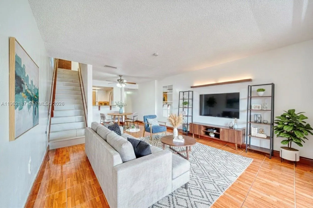 Vendido 840 SW 105th Avenue 318, Miami, FL 33174, Miami, FL 33174