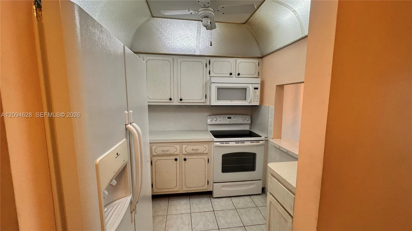 En Venta 8400 Sunrise Lakes Boulevard 306, Sunrise, FL 33322, Sunrise, FL 33322
