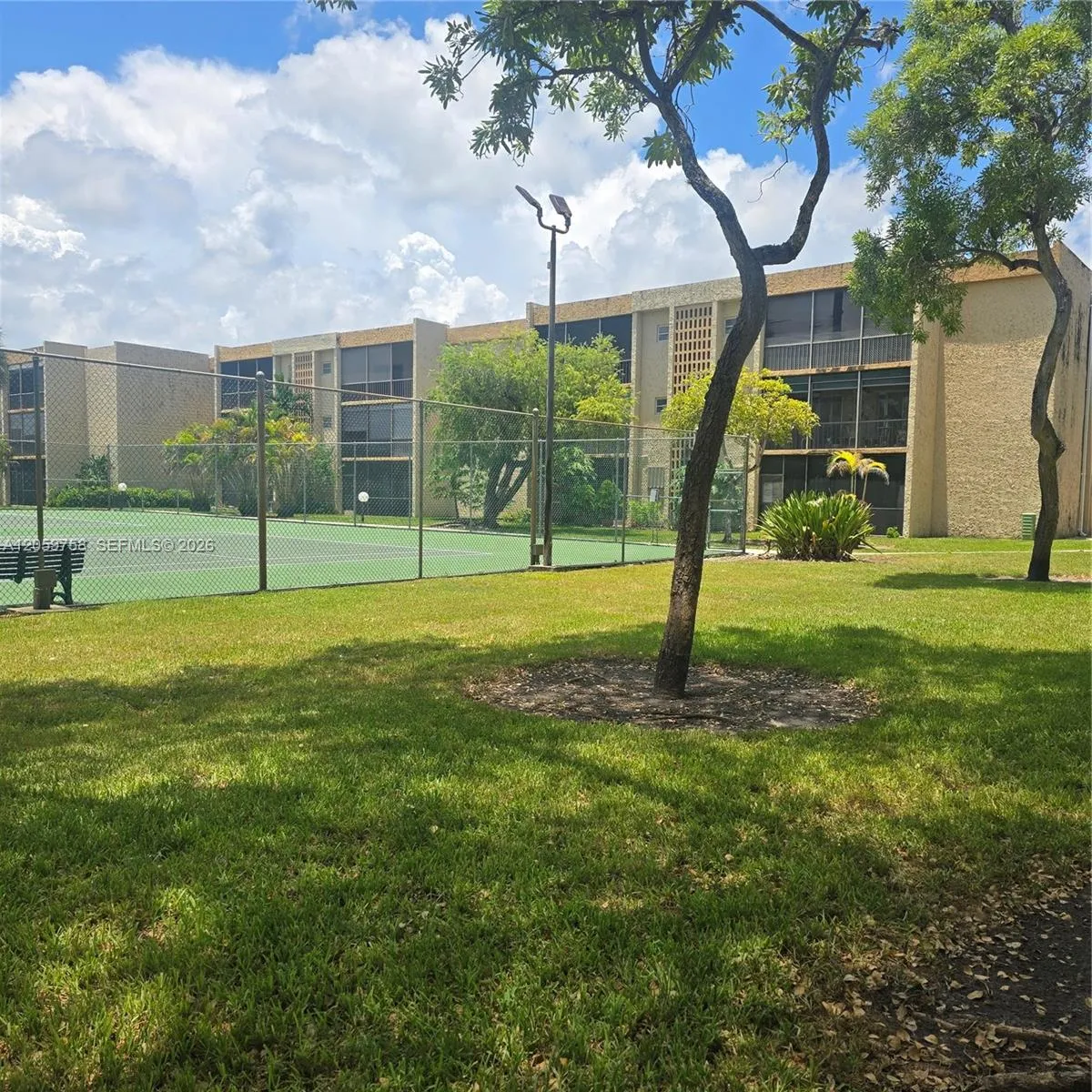Foto de propiedad en 8401 SW 107 312E, Miami, FL 33173 Miami con MLS# 
