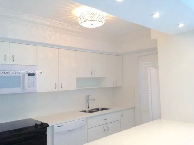 Foto de propiedad en 8401 SW 107 Avenue 260E, Miami, FL 33173 Miami con MLS# 