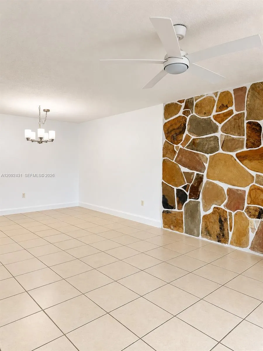 En Renta 8405 NW 8th Street 103, Miami, FL 33126, Miami, FL 33126