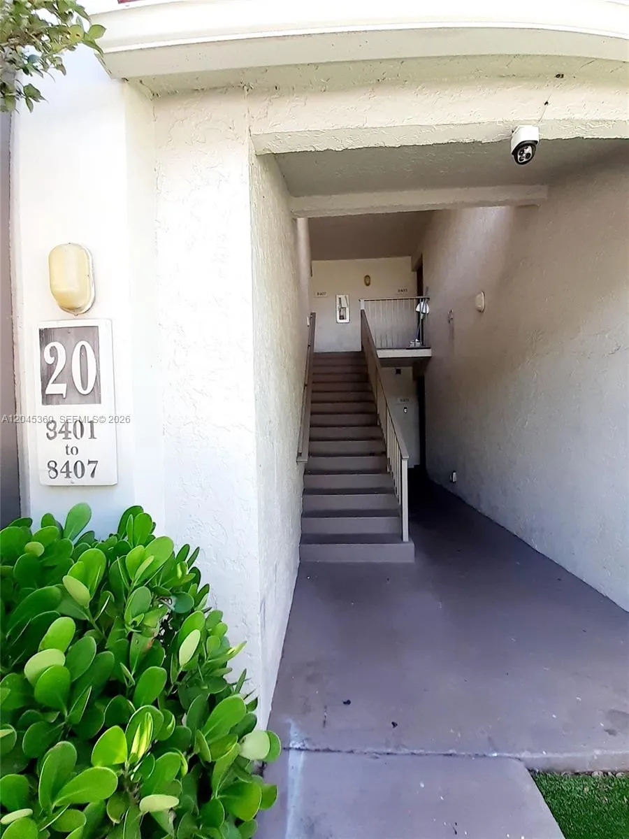 Foto de propiedad en 8407 Coral Lake Manor 8407, Coral Springs, FL 33065 Coral Springs con MLS# 