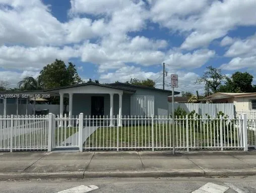 Foto de propiedad en 841 Hialeah Drive, Hialeah, FL 33010 Hialeah con MLS# 