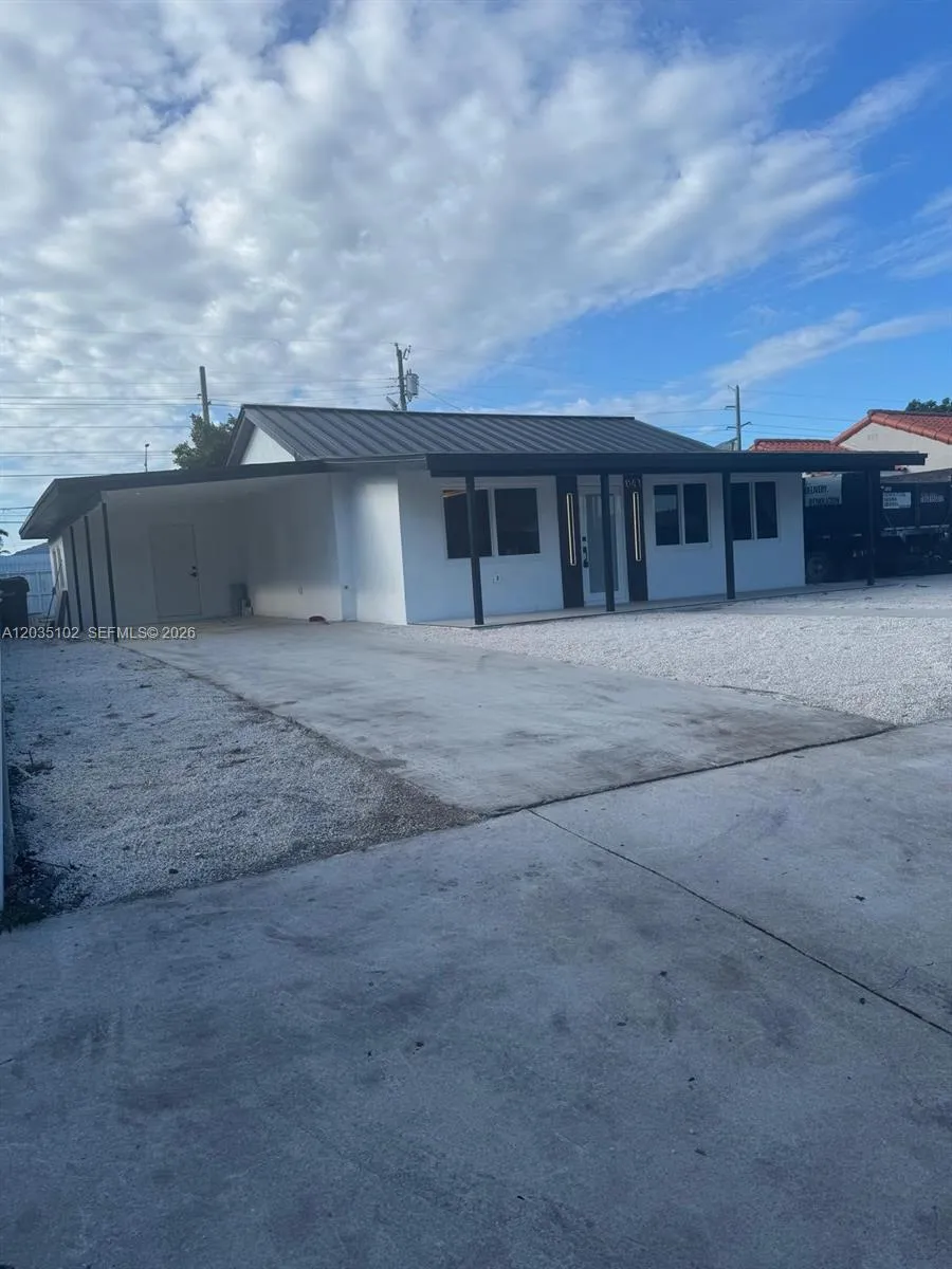 En Venta 841 NE 4th Place, Hialeah, FL 33010, Hialeah, FL 33010