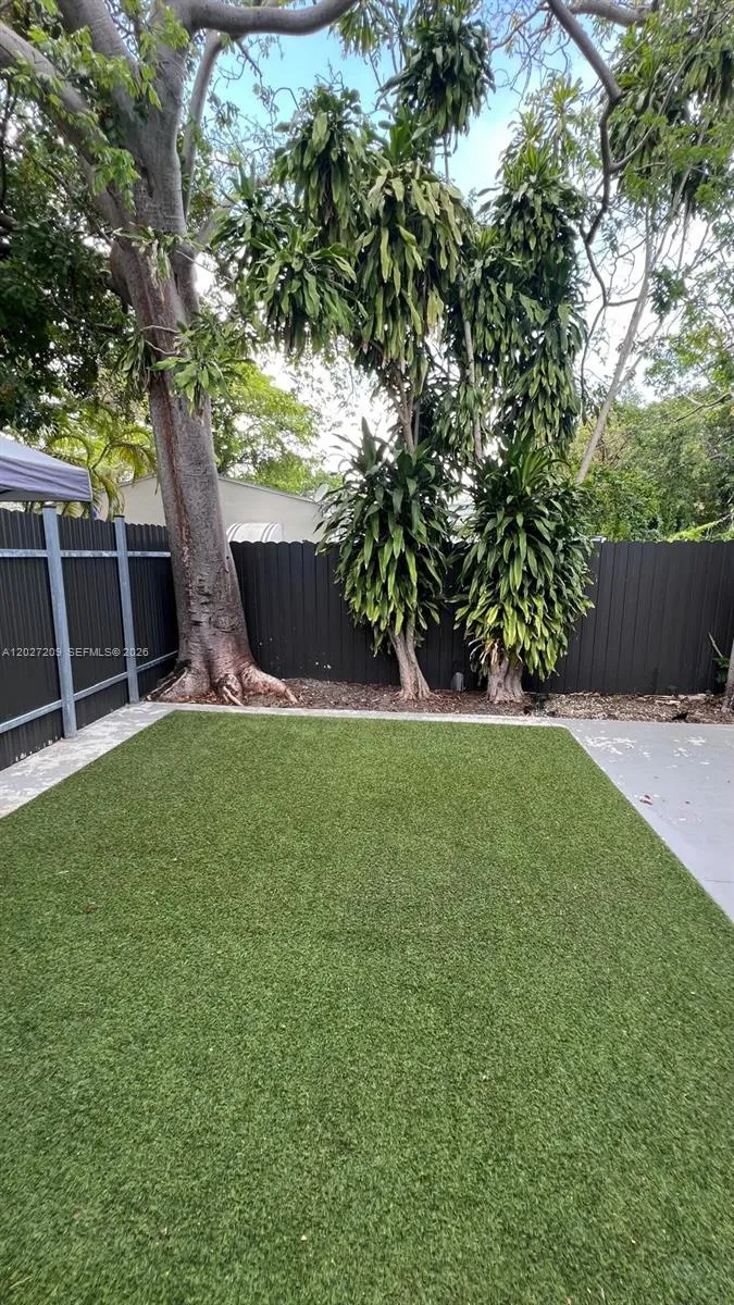 Foto de propiedad en 841 S 24th Avenue B, Hollywood, FL 33020 Hollywood con MLS# 