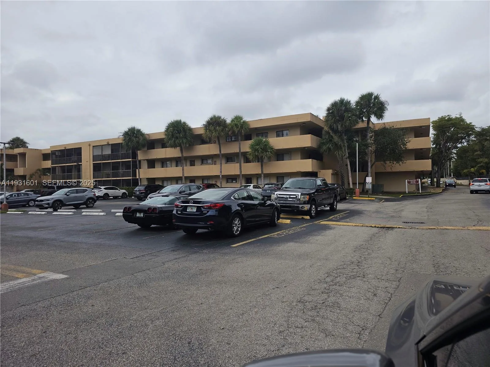 Foto de propiedad en 8415 SW 107th Avenue 116W, Miami, FL 33173 Miami con MLS# 