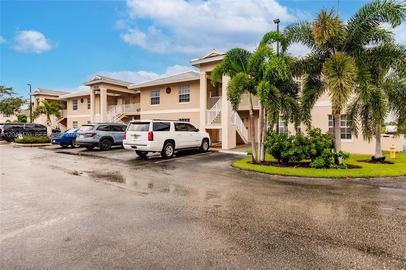 Foto de propiedad en 8416 Bernwood Cove Loop 1609, FL 33966  con MLS# 