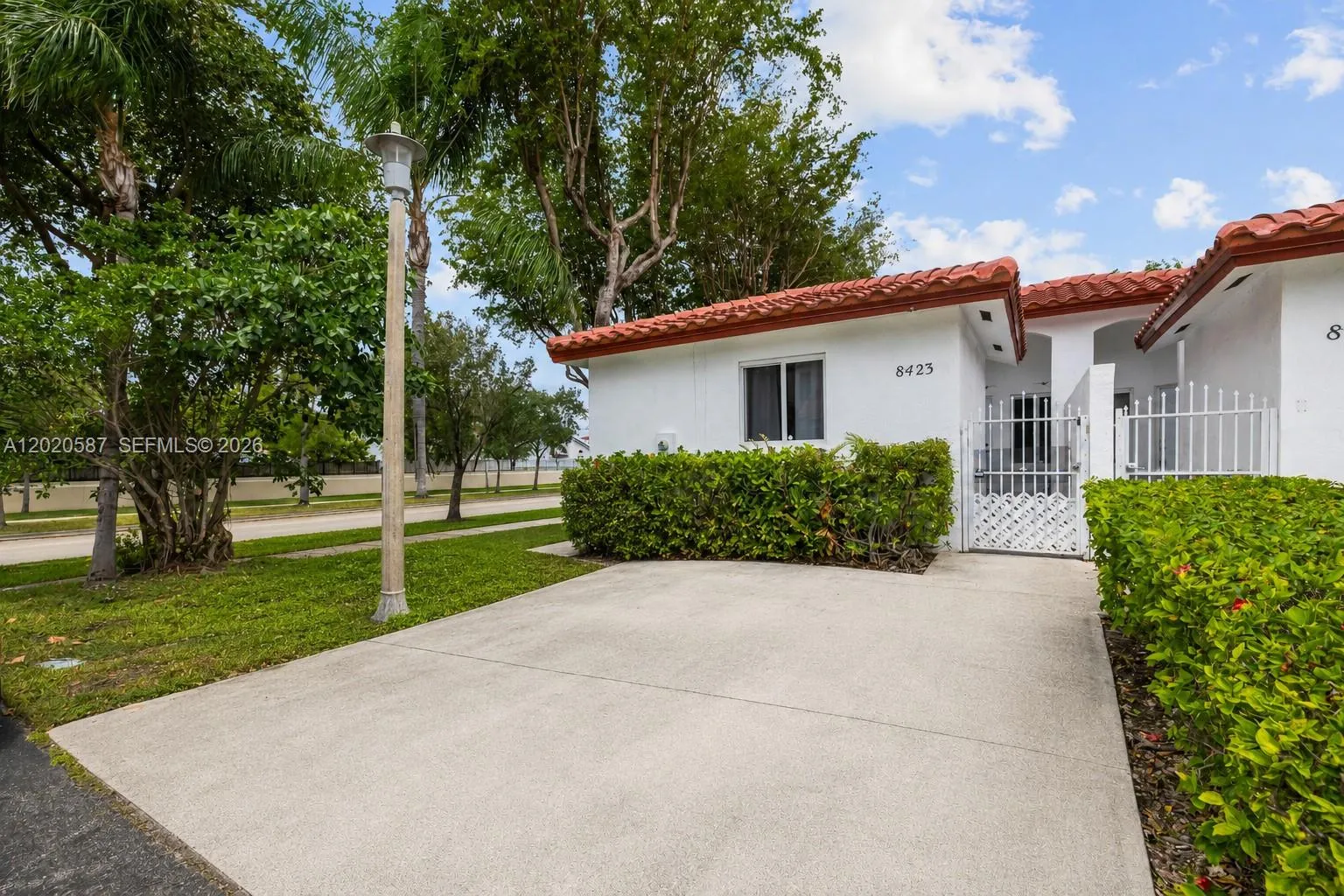 Foto de propiedad en 8423 SW 209th Street, Cutler Bay, FL 33189 Cutler Bay con MLS# 