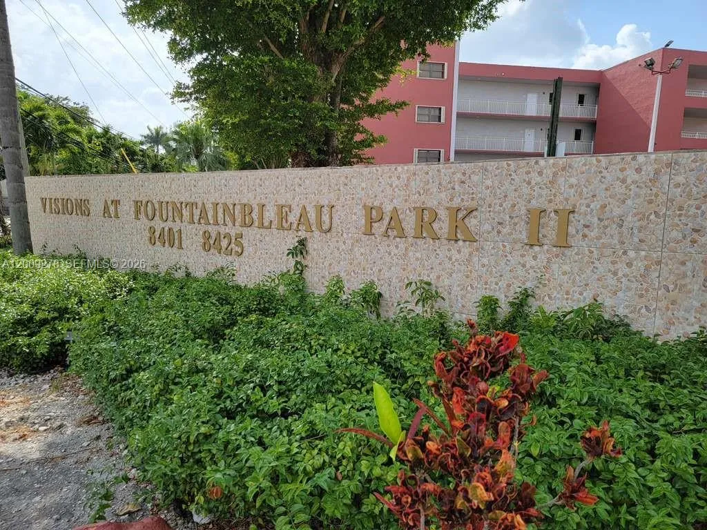 Foto de propiedad en 8425 NW 8th Street 306, Miami, FL 33126 Miami con MLS# 