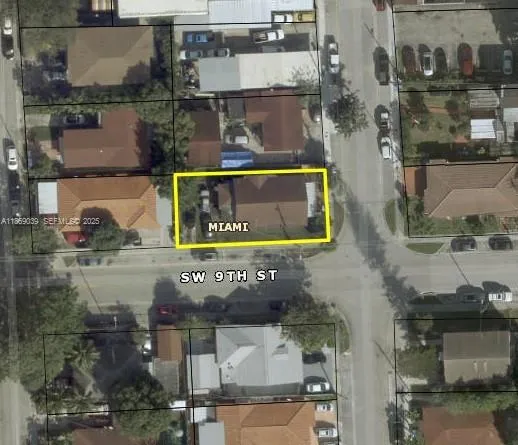 Foto de propiedad en 844 SW 8th Court, Miami, FL 33130 Miami con MLS# 