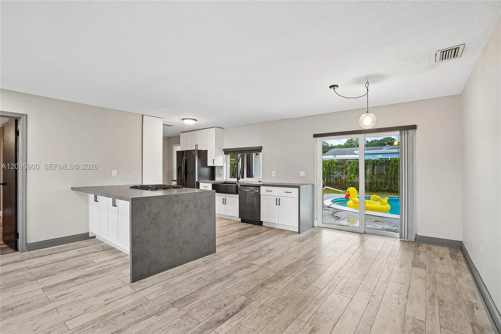 En Venta 8440 Sheraton Drive, Miramar, FL 33025, Miramar, FL 33025