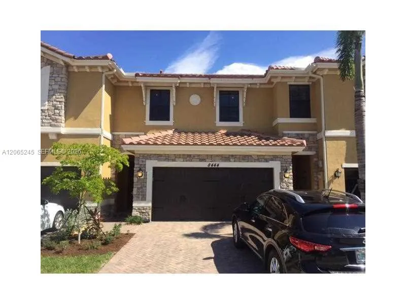 Foto de propiedad en 8444 Lakeview Trail, Parkland, FL 33076 Parkland con MLS# 