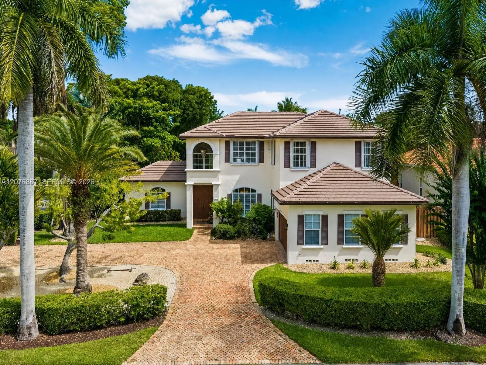 Foto de propiedad en 8445 SW 163rd Terrace, Palmetto Bay, FL 33157 Palmetto Bay con MLS# 