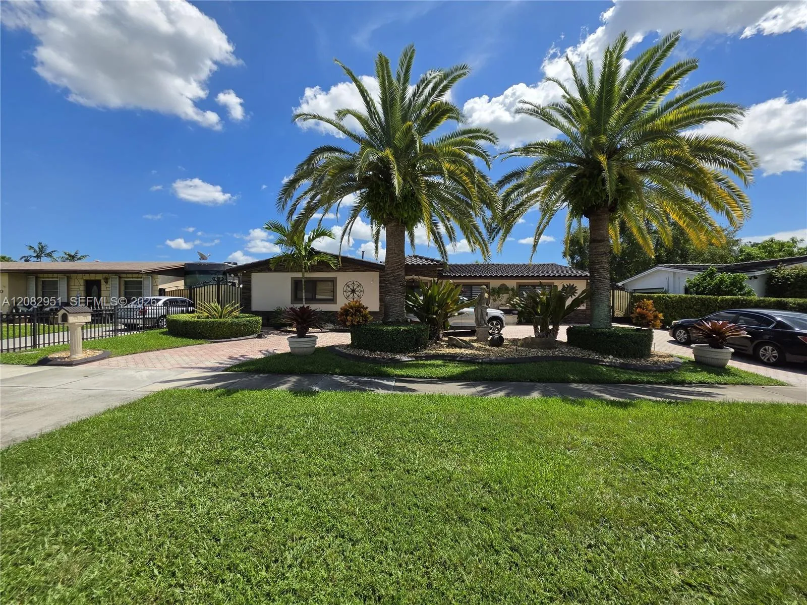 En Venta 8450 NW 178th Street, Hialeah, FL 33015, Hialeah, FL 33015