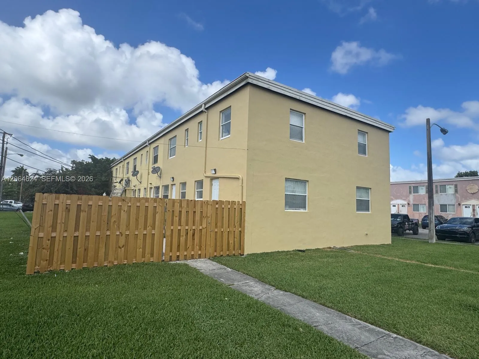 Foto de propiedad en 8454 NW 4th Avenue 8454, Miami, FL 33150 Miami con MLS# 