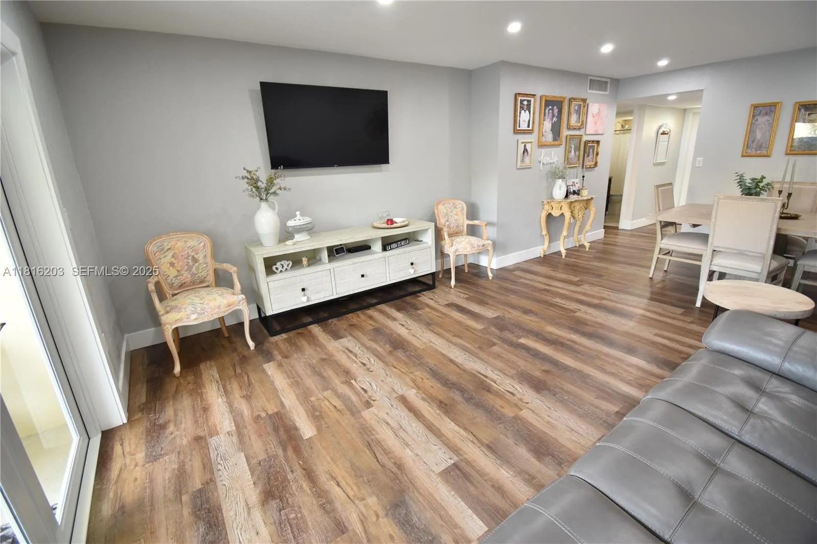 Foto de propiedad en 8469 SW 137th Avenue 8469, Miami, FL 33183 Miami con MLS# 