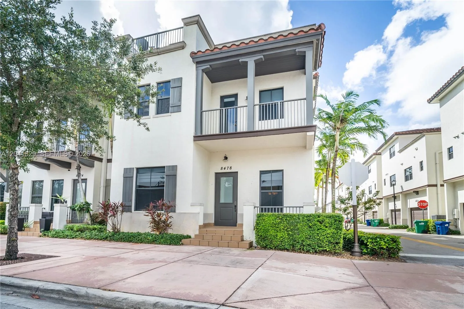 Foto de propiedad en 8478 NW 52nd Street, Doral, FL 33166 Doral con MLS# 