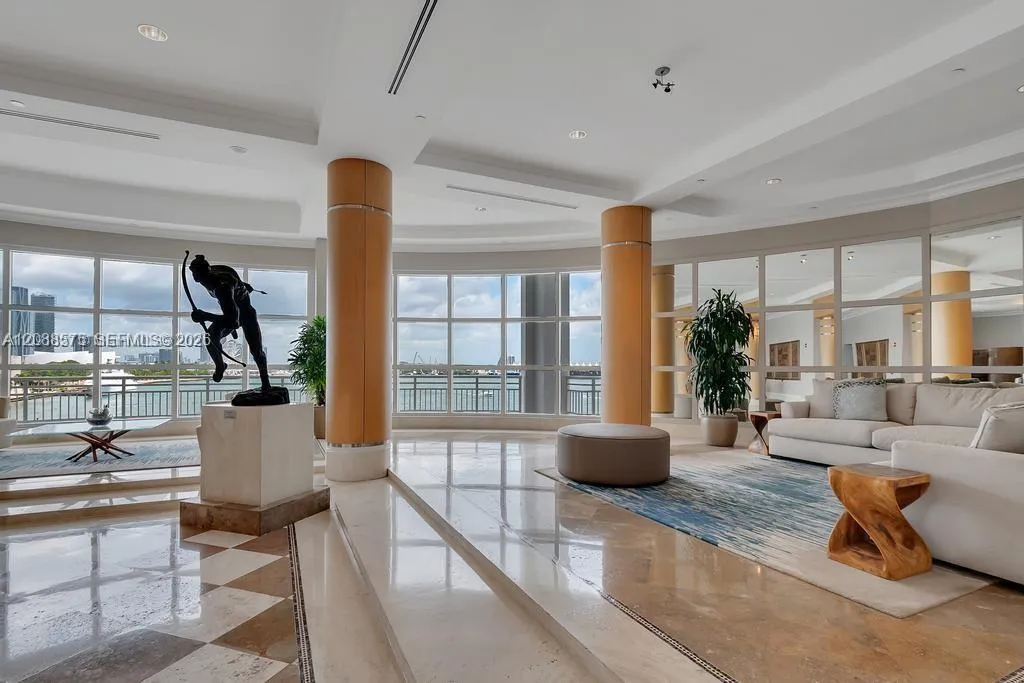 En Venta 848 Brickell Key Drive 1104, Miami, FL 33131, Miami, FL 33131