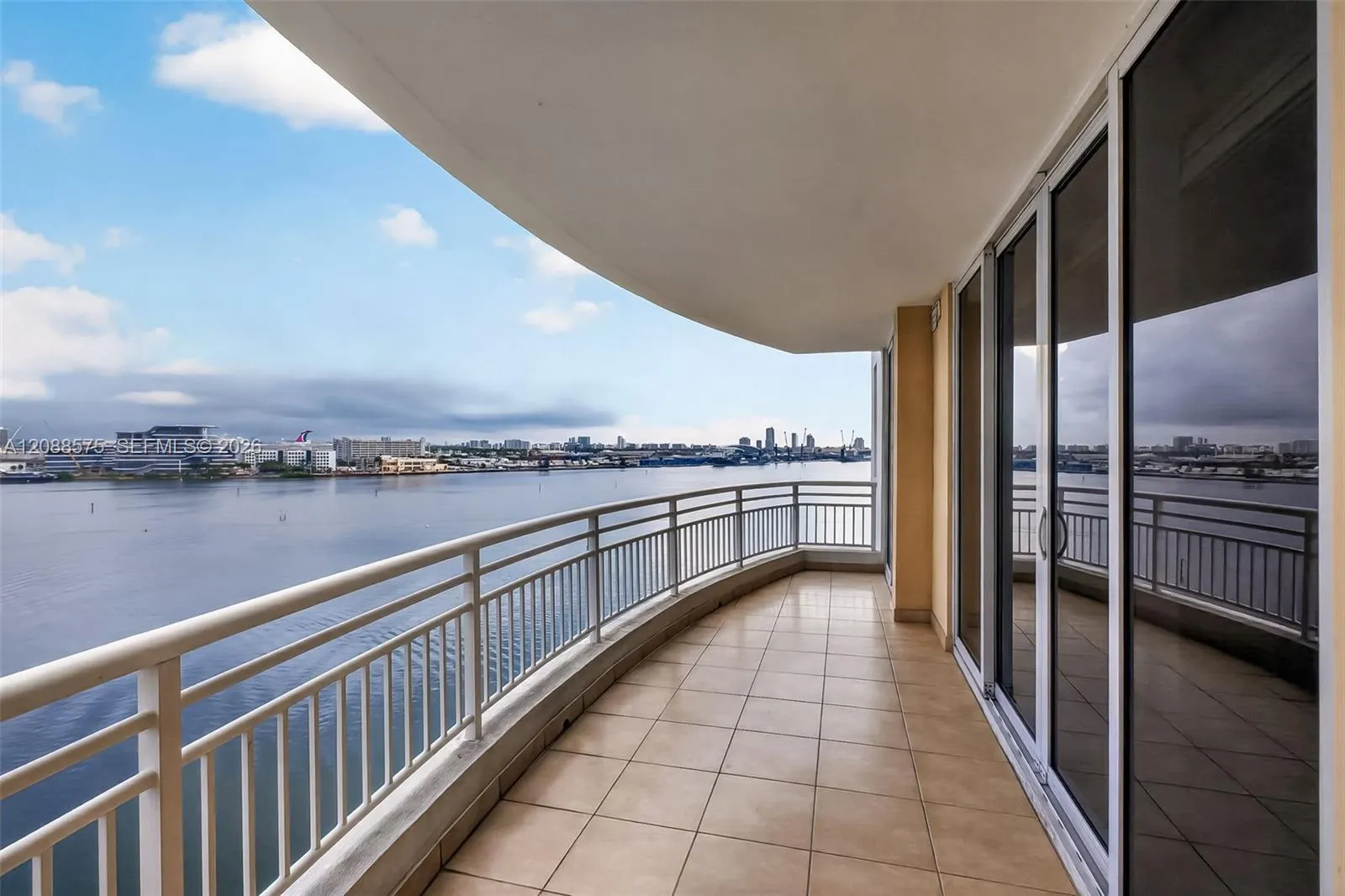 En Venta 848 Brickell Key Drive 1104, Miami, FL 33131, Miami, FL 33131