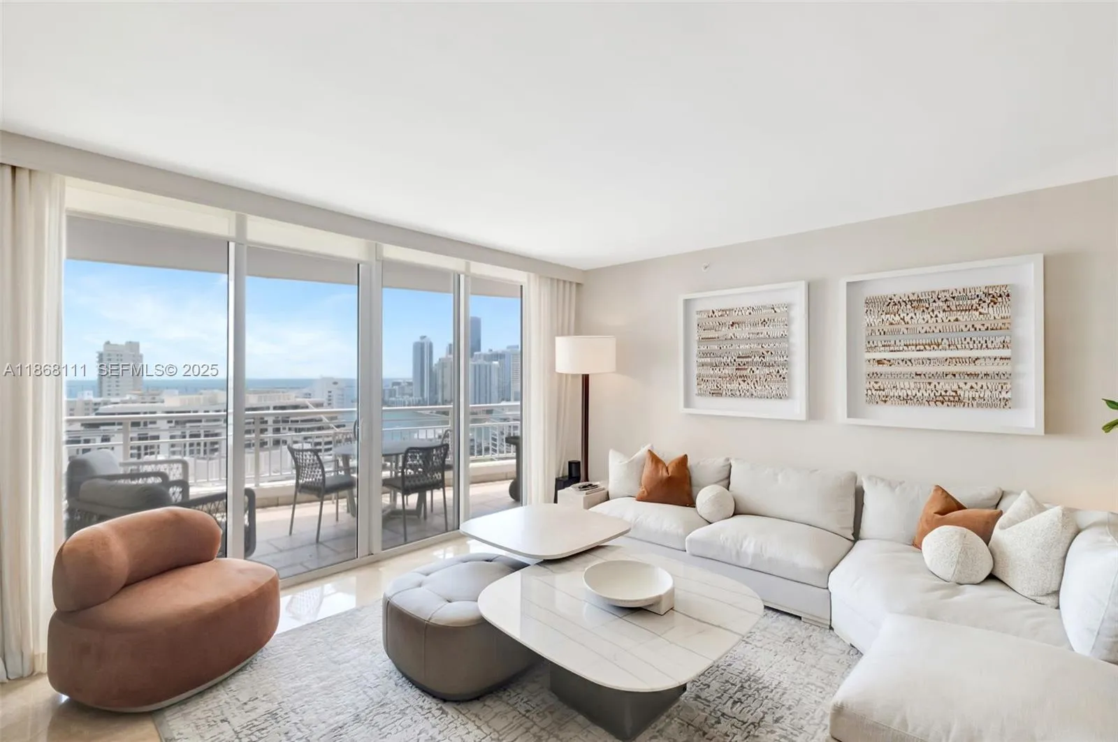 Foto de propiedad en 848 Brickell Key Drive 2605, Miami, FL 33131 Miami con MLS# 