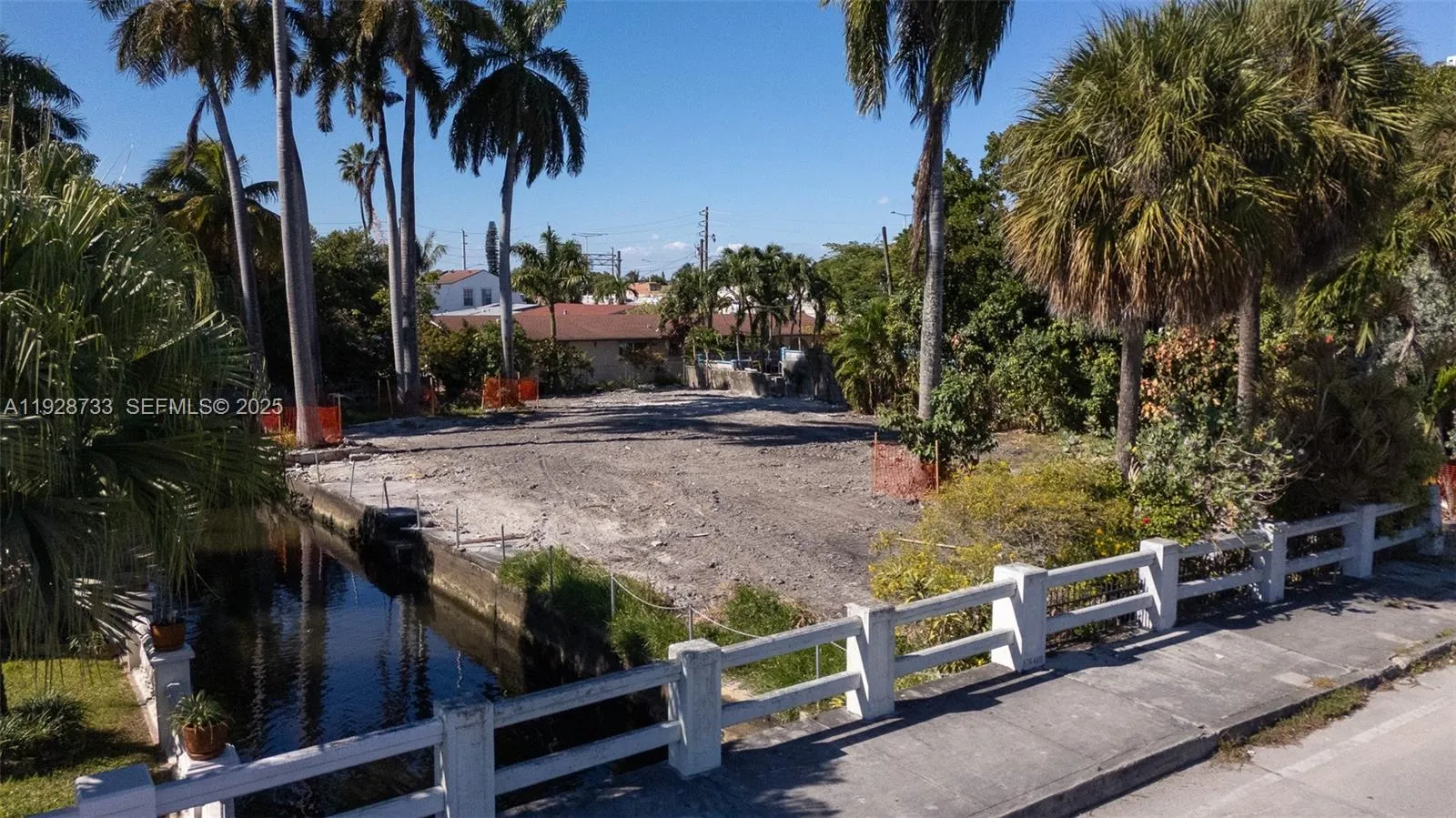 Foto de propiedad en 848 NW 18th Avenue, Miami, FL 33125 Miami con MLS# 