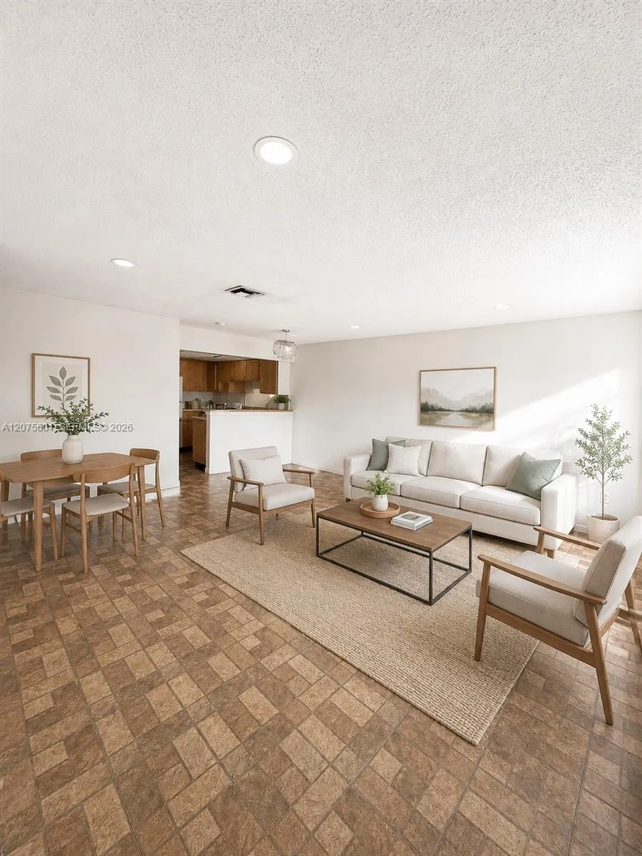 Foto de propiedad en 8480 SW 154th Cir Court 924, Miami, FL 33193 Miami con MLS# 
