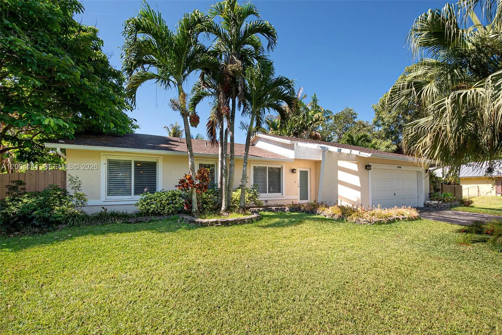 Vendido 8480 SW 180th Street, Palmetto Bay, FL 33157, Palmetto Bay, FL 33157