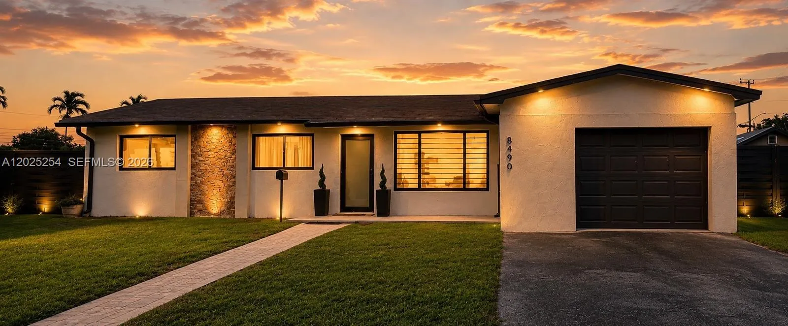 En Venta 8490 NW 17th Court, Pembroke Pines, FL 33024, Pembroke Pines, FL 33024