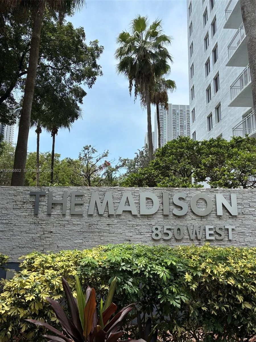 Foto de propiedad en 850 N Miami Avenue W-406, Miami, FL 33136 Miami con MLS#
