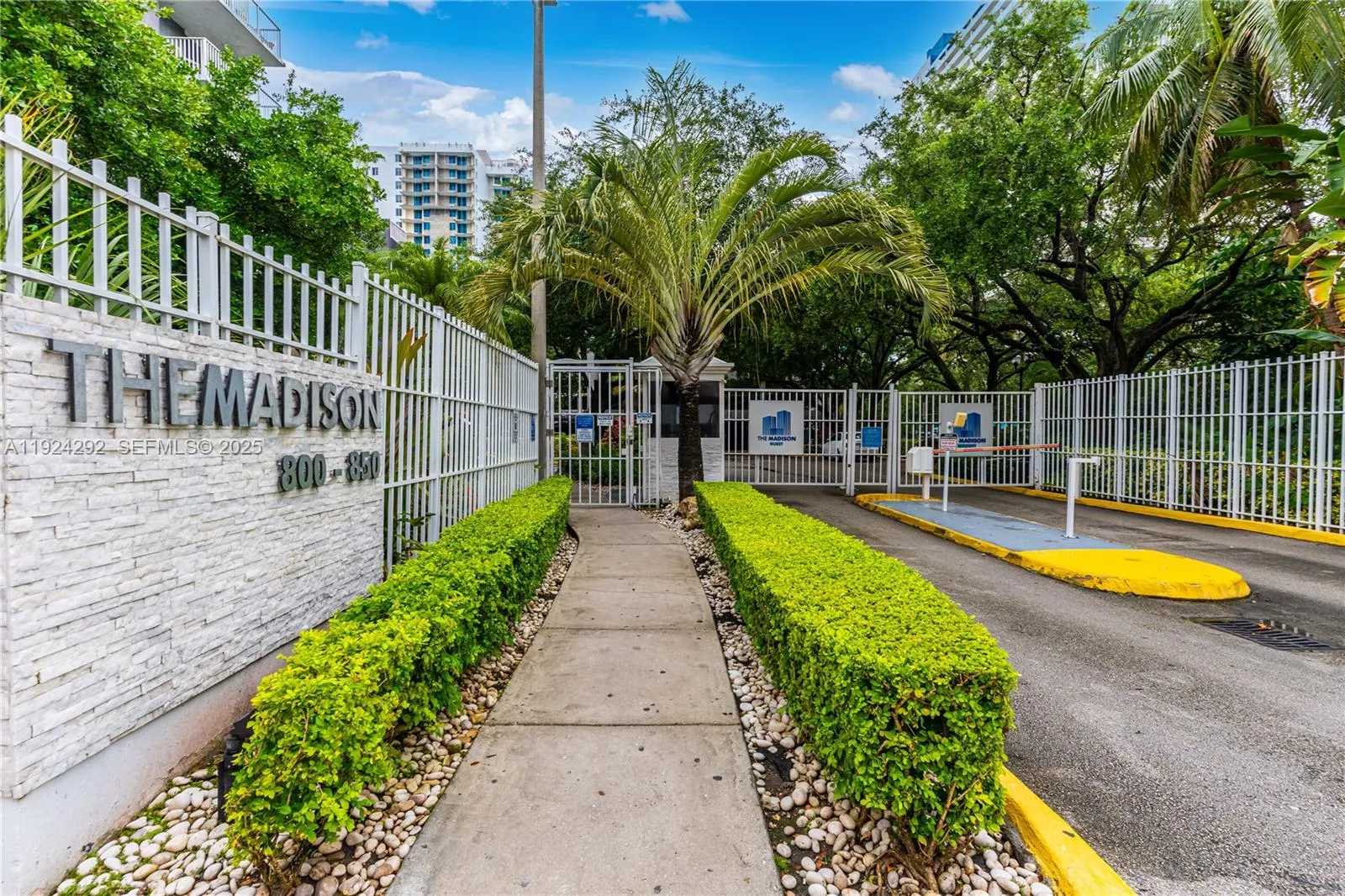 Foto de propiedad en 850 N Miami Avenue W-408, Miami, FL 33136 Miami con MLS# 