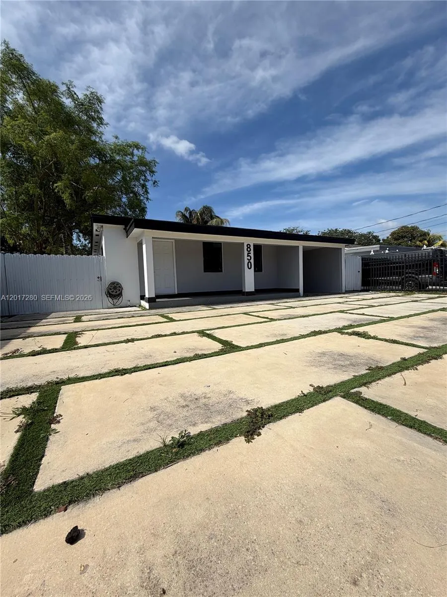 Vendido 850 NW 113th Street, Miami, FL 33168, Miami, FL 33168