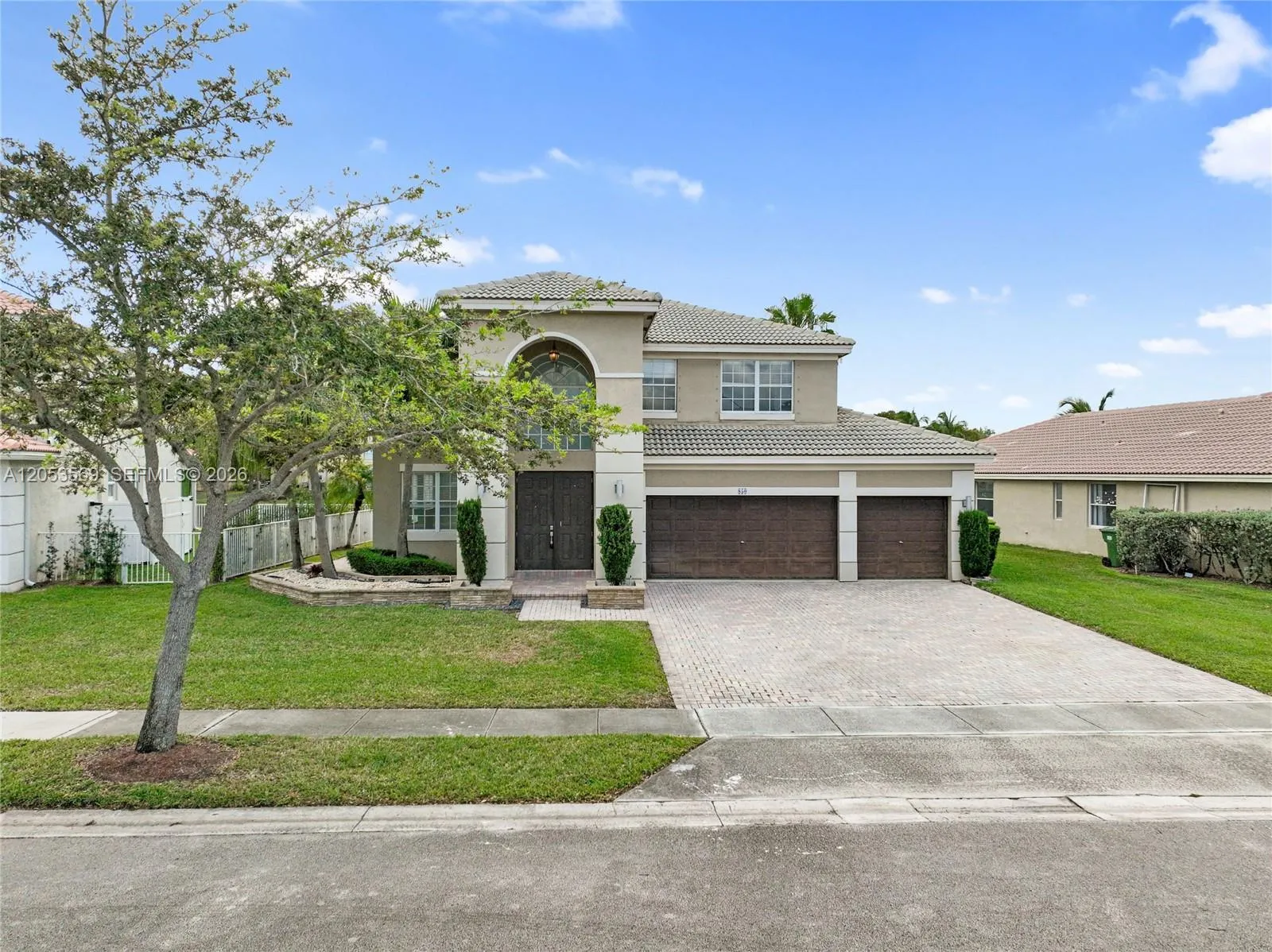 Foto de propiedad en 850 NW 168th Avenue, Pembroke Pines, FL 33028 Pembroke Pines con MLS# 