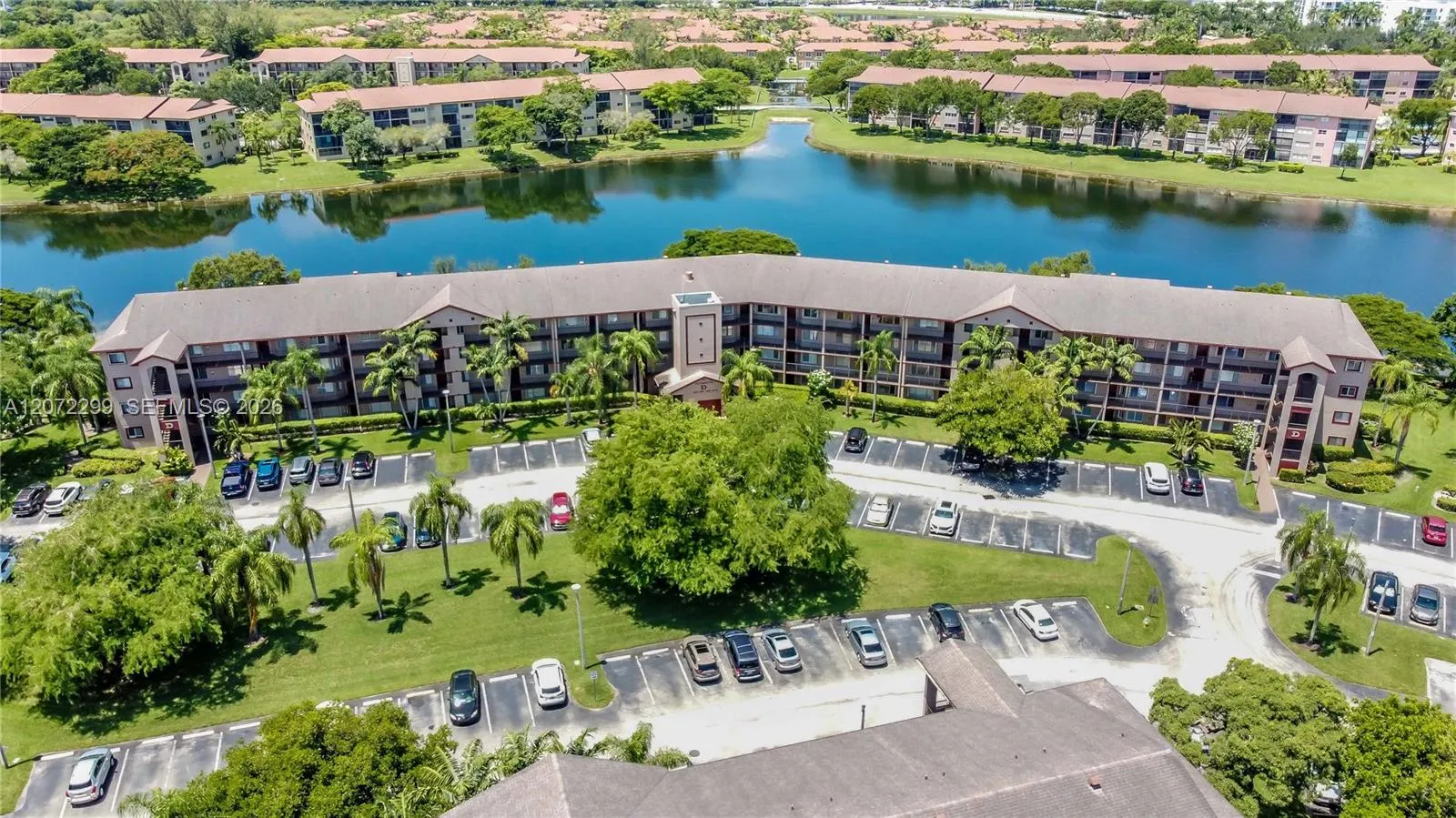 Foto de propiedad en 850 SW 138th Avenue 408D, Pembroke Pines, FL 33027 Pembroke Pines con MLS# 