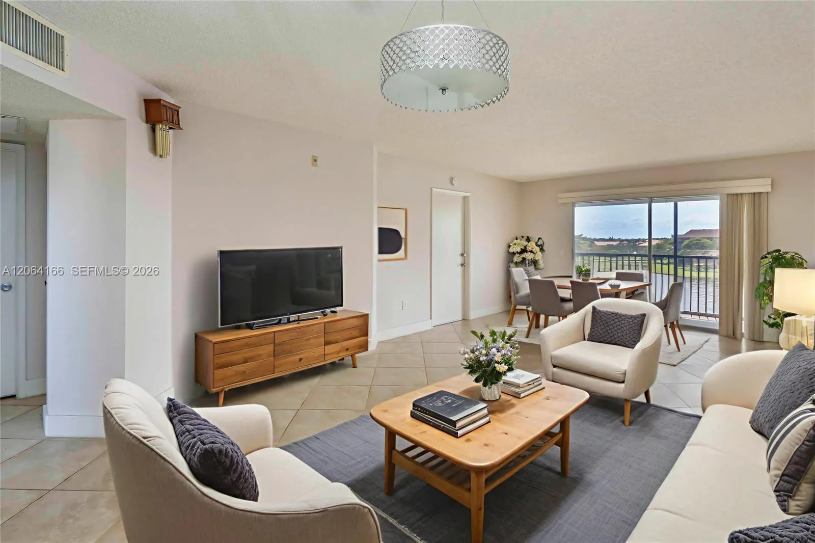 Foto de propiedad en 850 SW 138th Avenue 409D, Pembroke Pines, FL 33027 Pembroke Pines con MLS# 