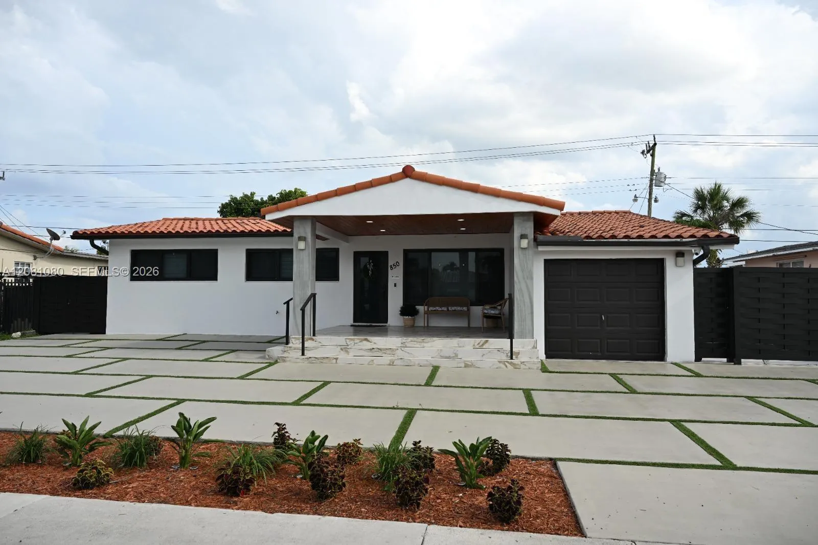 Foto de propiedad en 850 W 51st Place, Hialeah, FL 33012 Hialeah con MLS# 