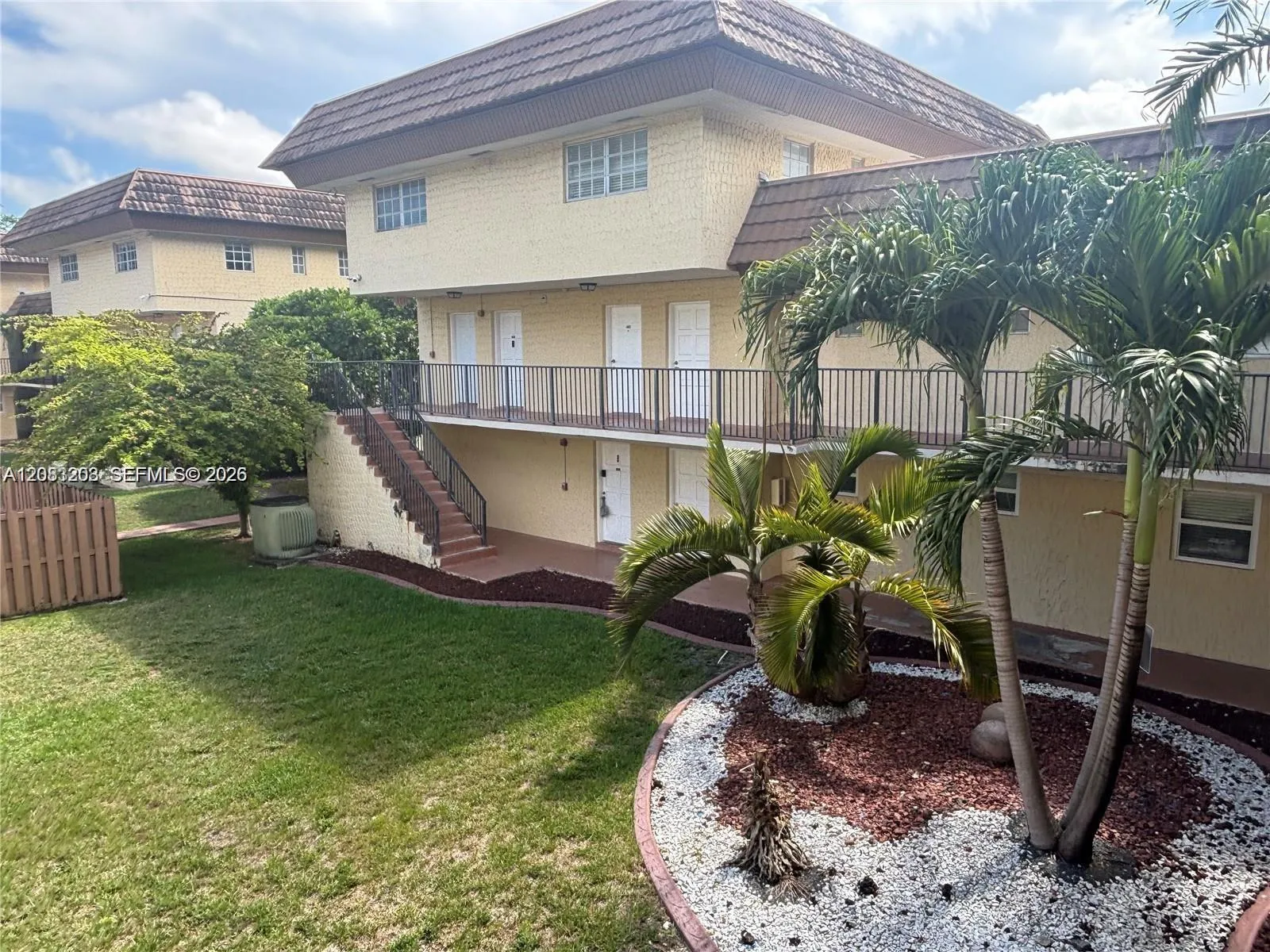 Foto de propiedad en 8500 SW 109th Avenue 6-211, Miami, FL 33173 Miami con MLS# 