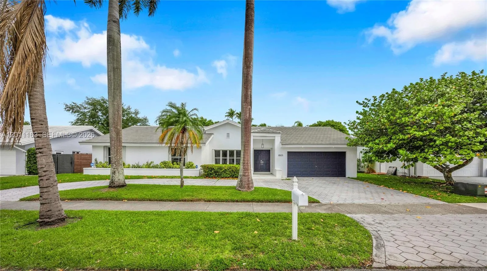 En Venta 8503 SW 83rd Street, Miami, FL 33143, Miami, FL 33143
