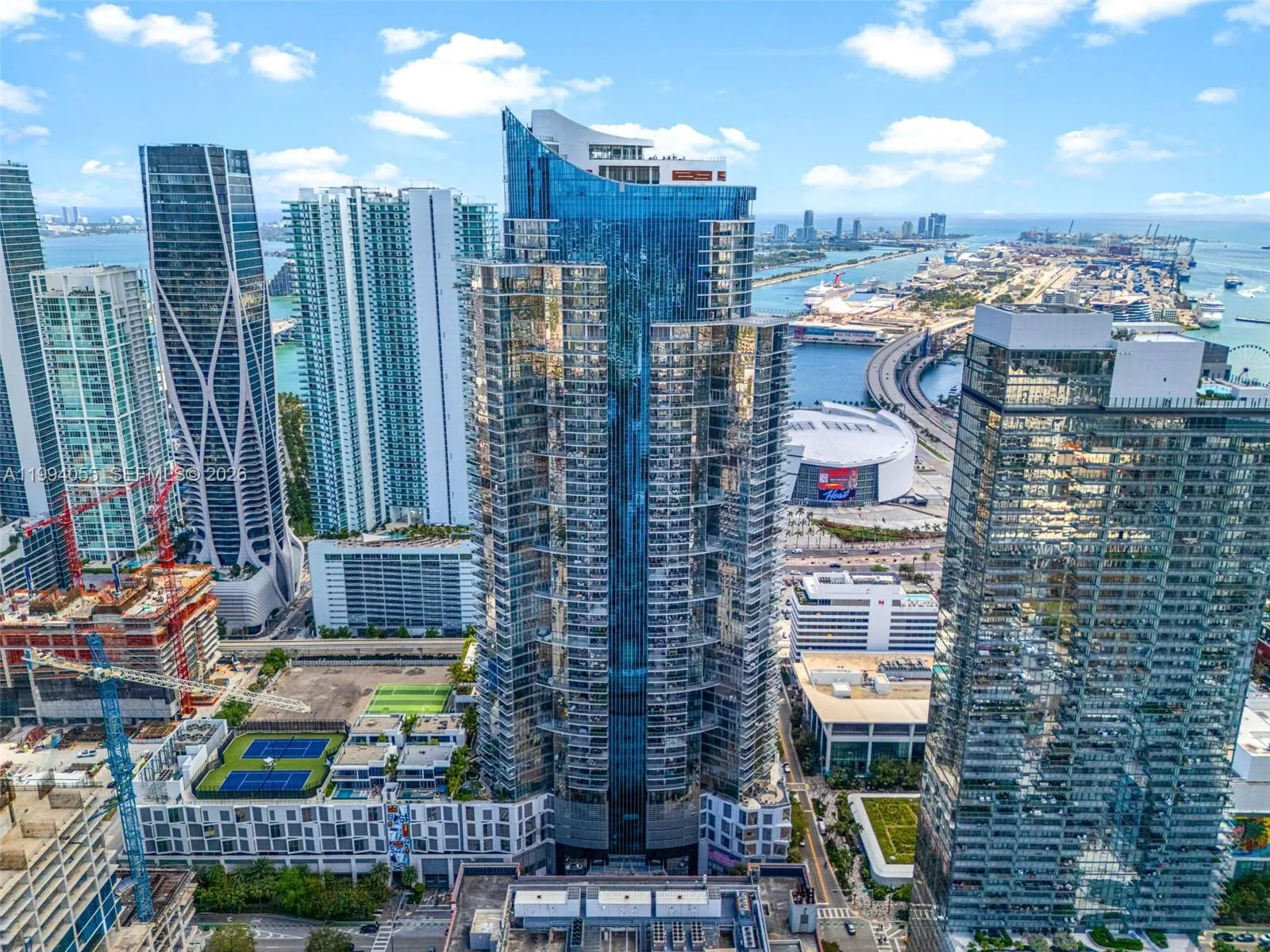 Foto de propiedad en 851 NE 1st Avenue 1205, Miami, FL 33132 Miami con MLS# 