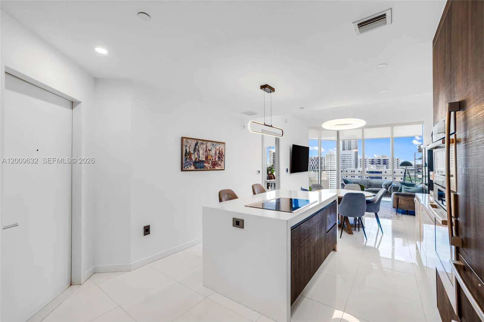 Foto de propiedad en 851 NE 1st Avenue 1408, Miami, FL 33132 Miami con MLS#