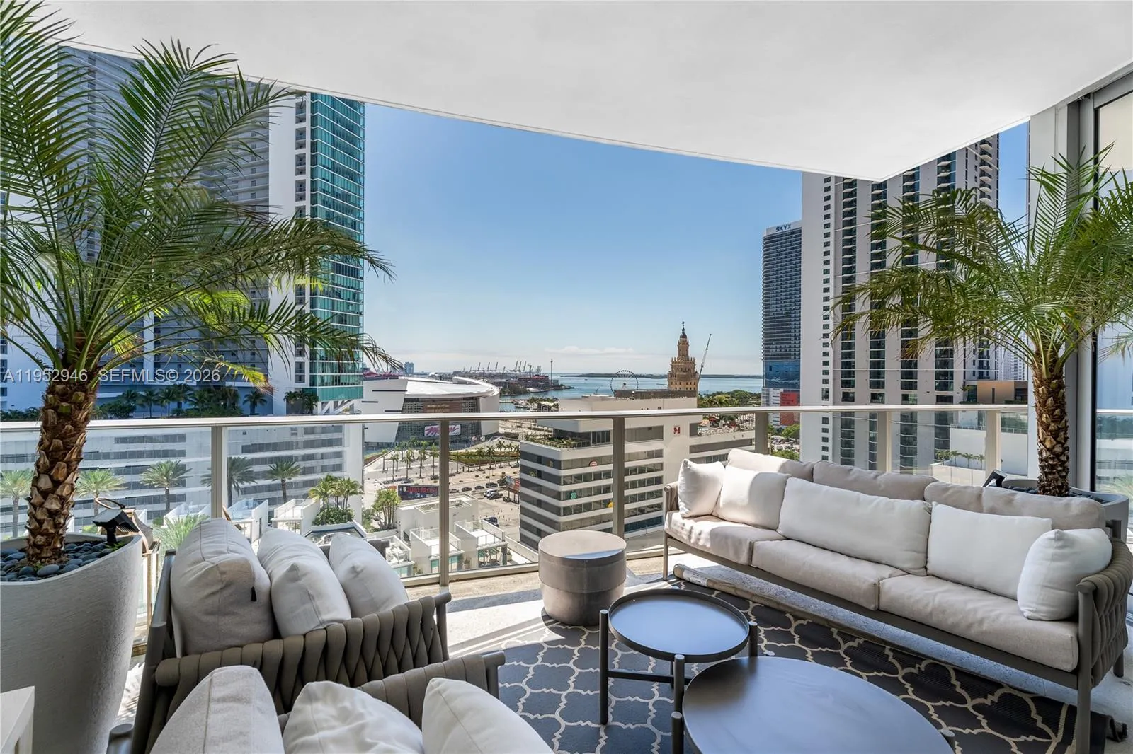 Foto de propiedad en 851 NE 1st Avenue 1409, Miami, FL 33132 Miami con MLS#