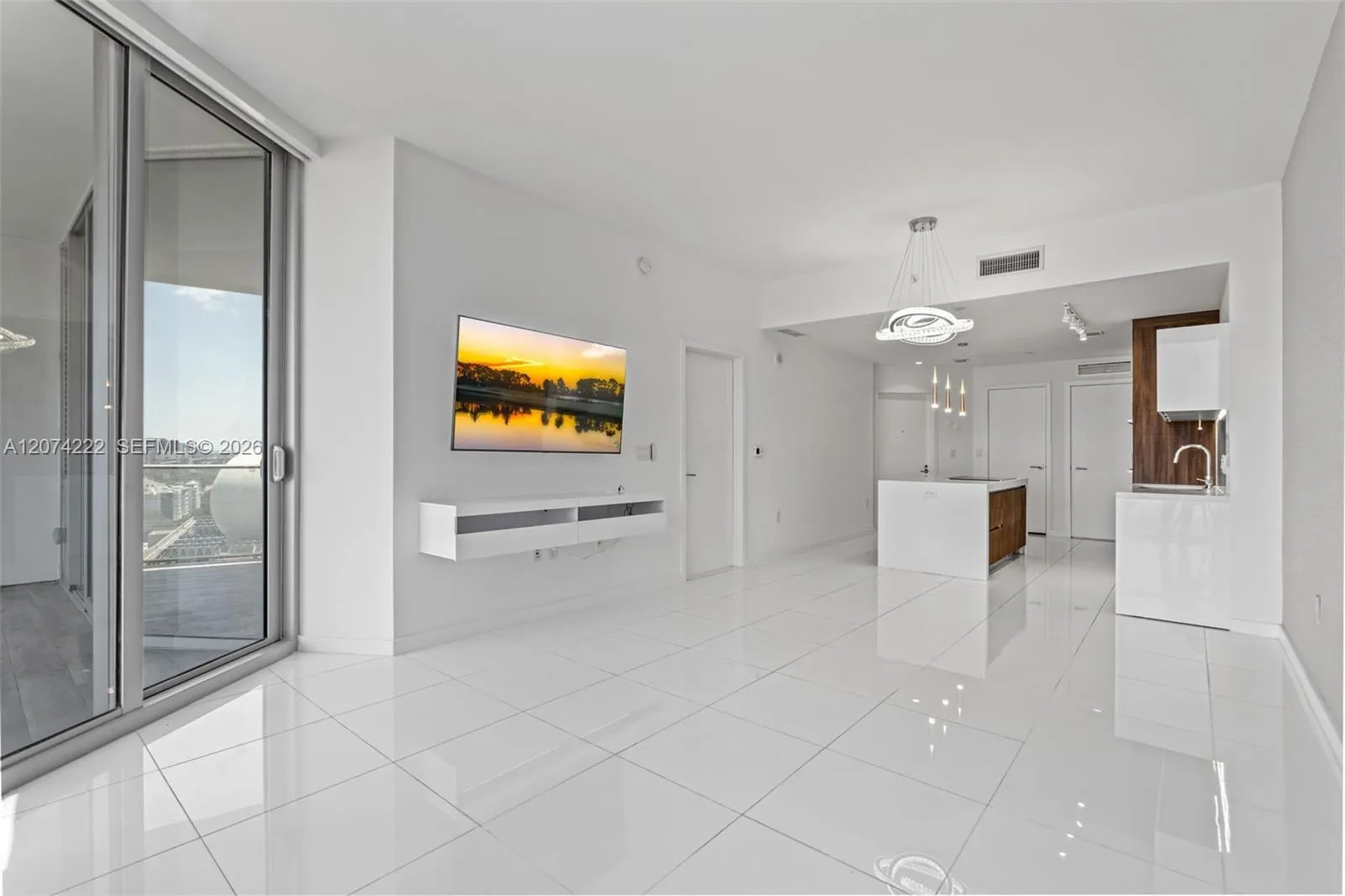 Foto de propiedad en 851 NE 1st Avenue 1506, Miami, FL 33132 Miami con MLS#