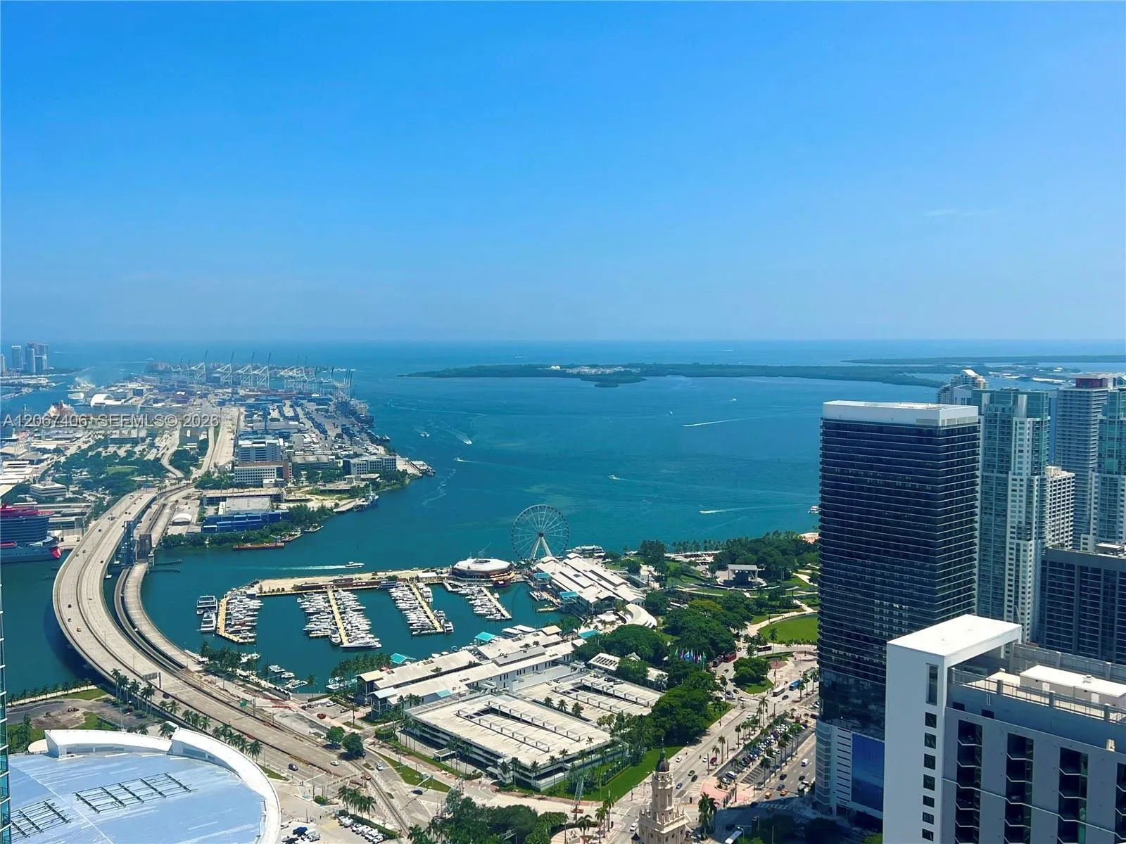 Foto de propiedad en 851 NE 1st Avenue 202, Miami, FL 33132 Miami con MLS#