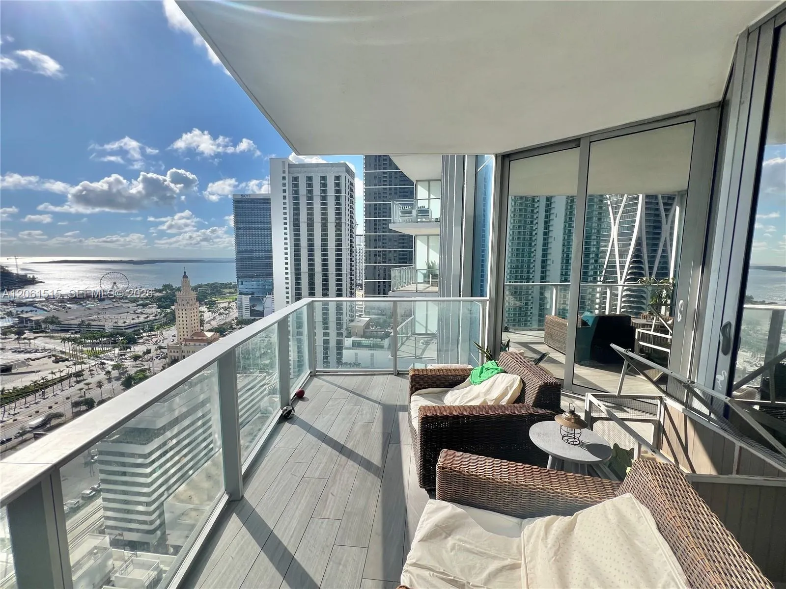 Foto de propiedad en 851 NE 1st Avenue 2605, Miami, FL 33132 Miami con MLS#
