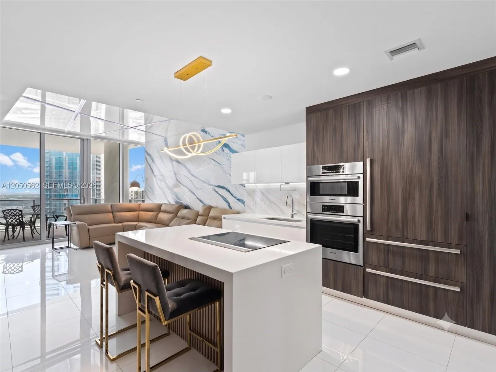 Foto de propiedad en 851 NE 1st Avenue 3000, Miami, FL 33132 Miami con MLS#