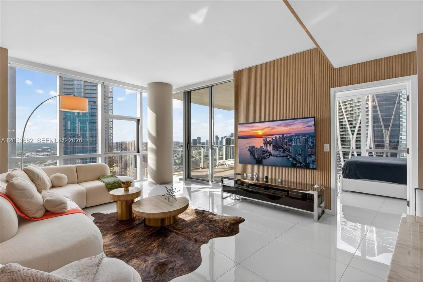 Foto de propiedad en 851 NE 1st Avenue 3201, Miami, FL 33132 Miami con MLS#