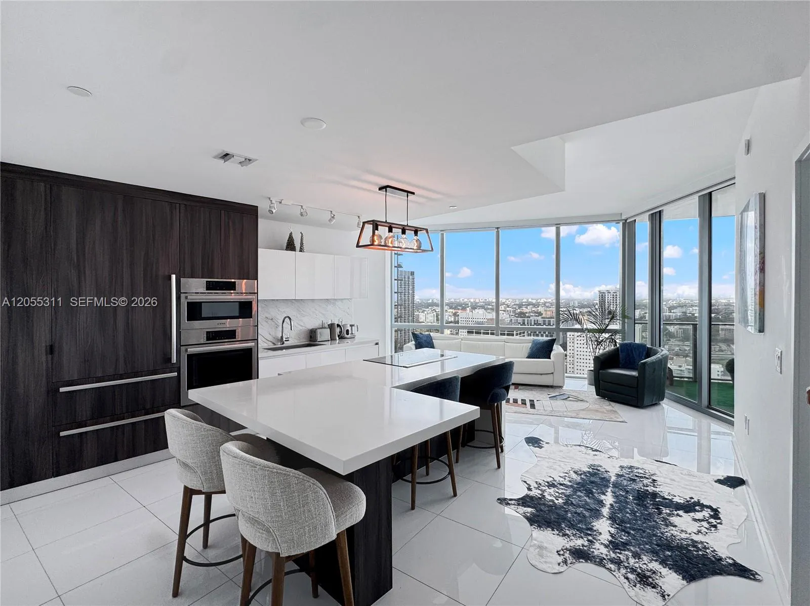 Foto de propiedad en 851 NE 1st Avenue 3210, Miami, FL 33132 Miami con MLS#