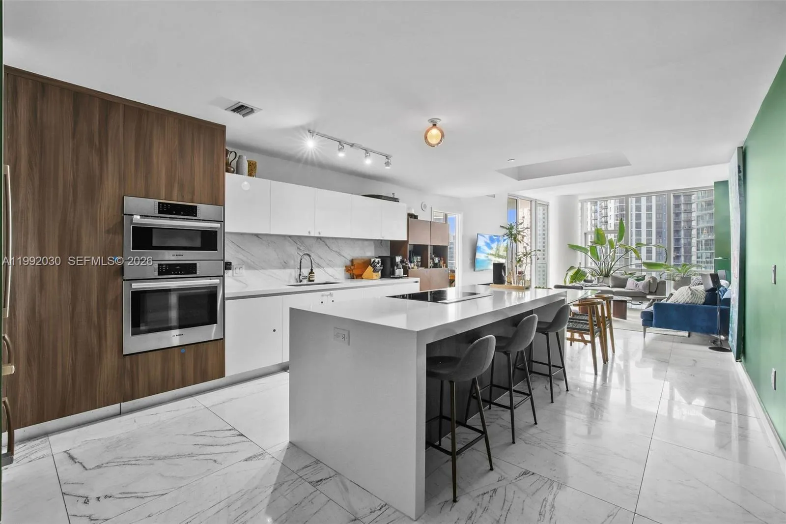 Foto de propiedad en 851 NE 1st Avenue 3211, Miami, FL 33132 Miami con MLS#