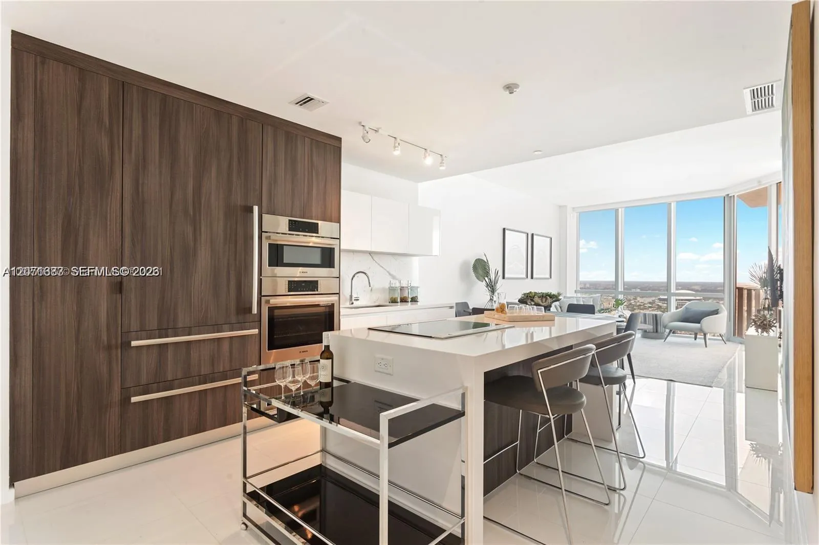 Foto de propiedad en 851 NE 1st Avenue 4106, Miami, FL 33132 Miami con MLS#