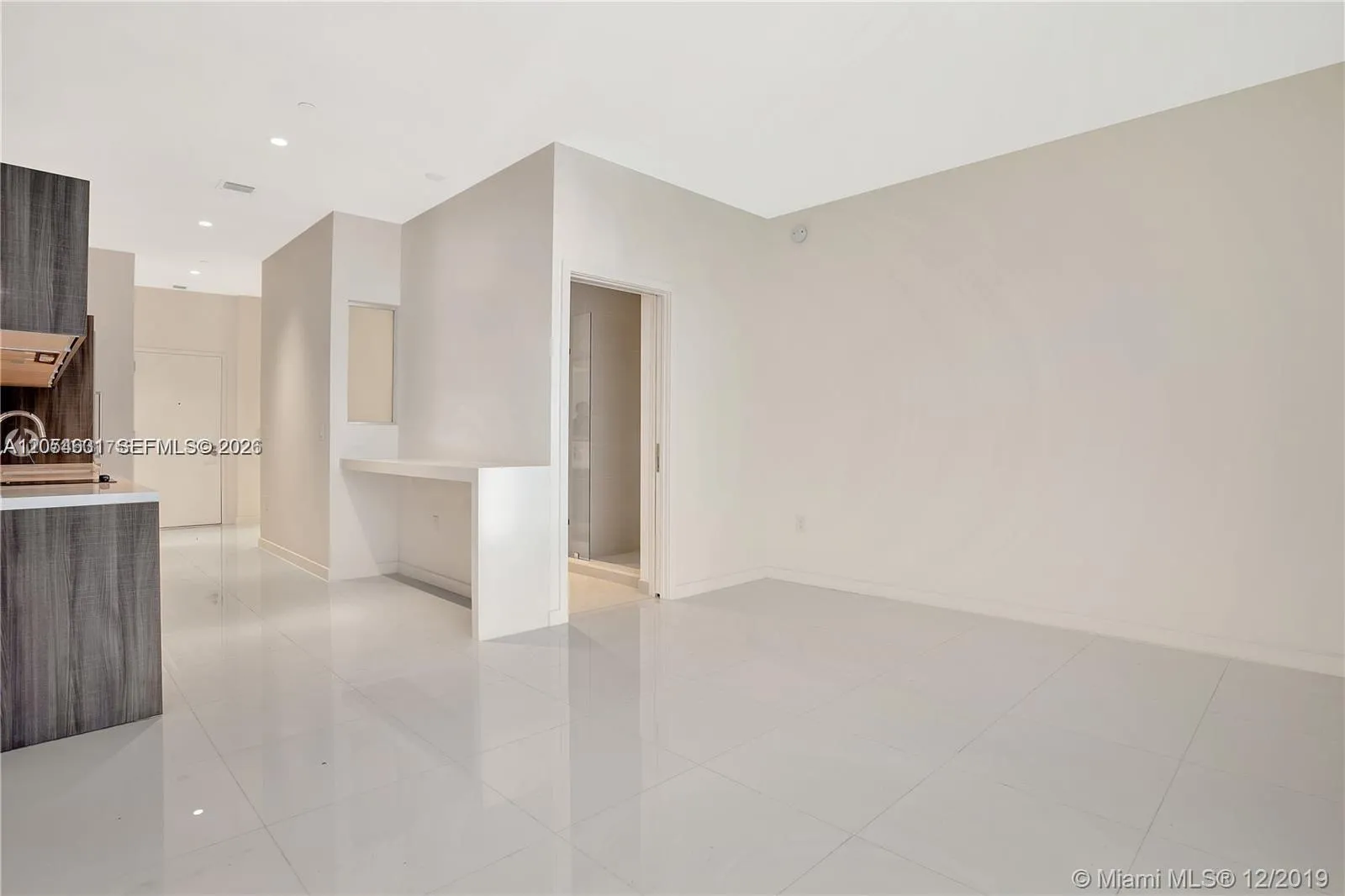 Foto de propiedad en 851 NE 1st Avenue 504, Miami, FL 33132 Miami con MLS#