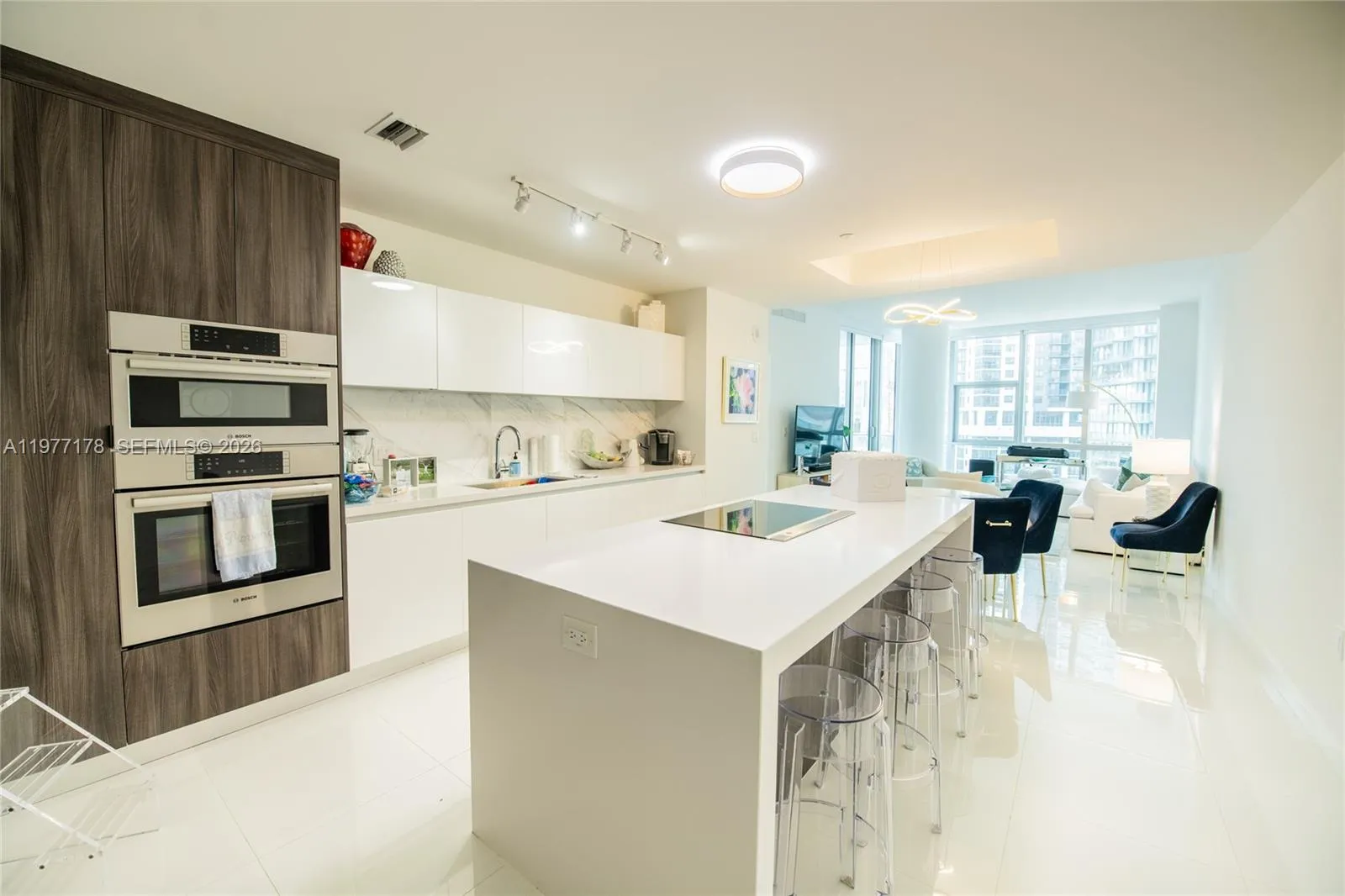 Foto de propiedad en 851 NE 1st Avenue 811, Miami, FL 33132 Miami con MLS#